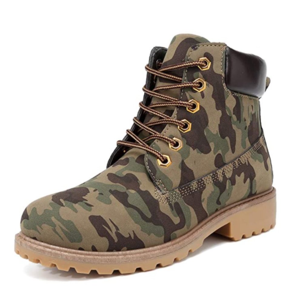 NWT Women's Cute Explorer Waterproof Winter Boots